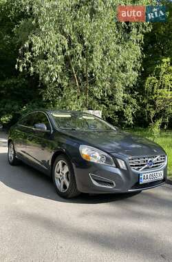 Седан Volvo S60 2011 в 