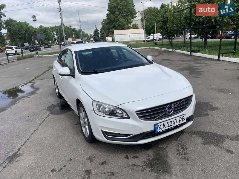 Седан Volvo S60 2015 в Киеве фото 5 Седан Volvo S60 2015 в Киеве