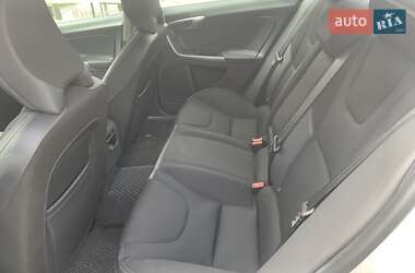 Седан Volvo S60 2015 в 