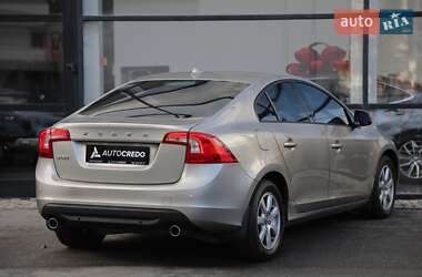 Седан Volvo S60 2014 в 