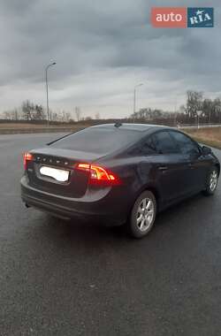 Седан Volvo S60 2012 в 