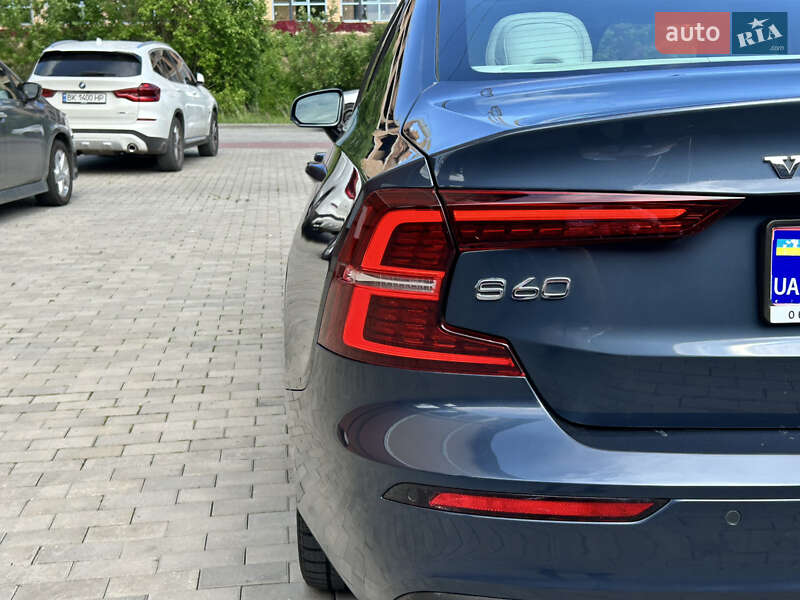 Седан Volvo S60 2019 в Рівному
