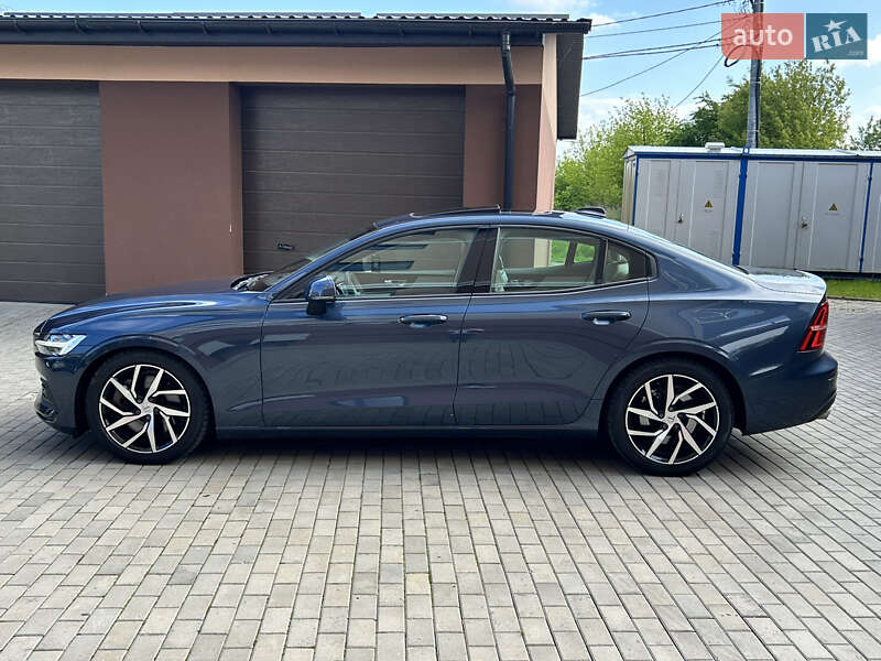 Седан Volvo S60 2019 в Рівному