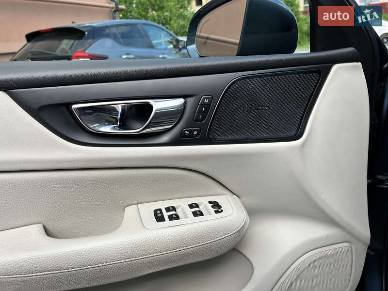 Седан Volvo S60 2019 в Рівному