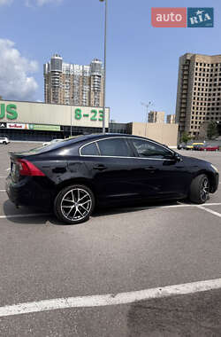 Седан Volvo S60 2010 в 