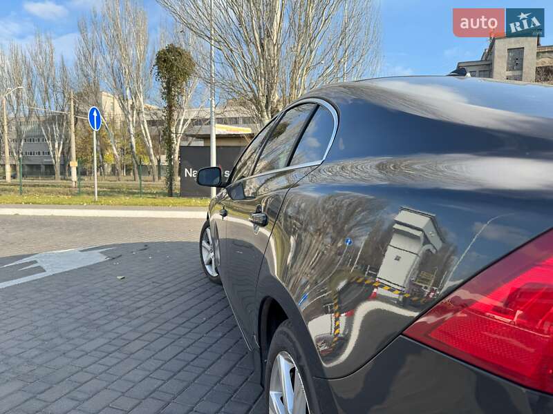 Седан Volvo S60 2015 в Киеве