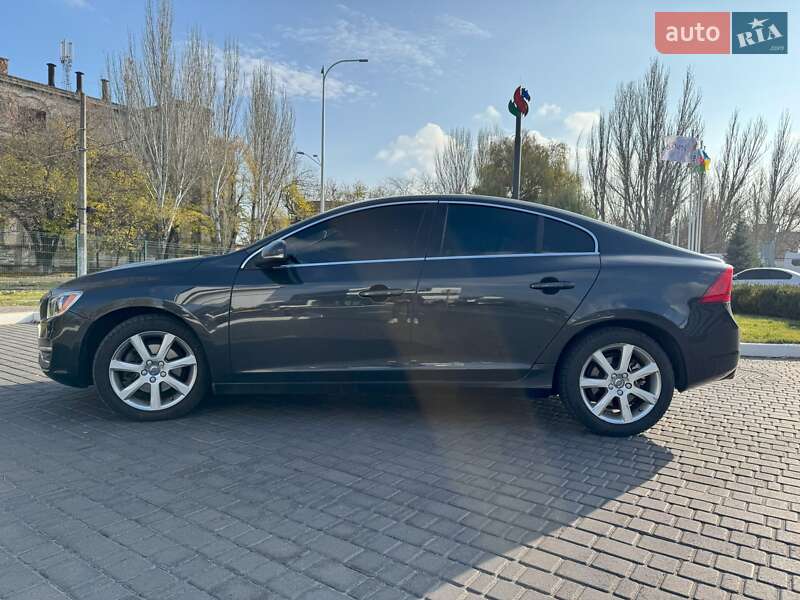 Седан Volvo S60 2015 в Киеве