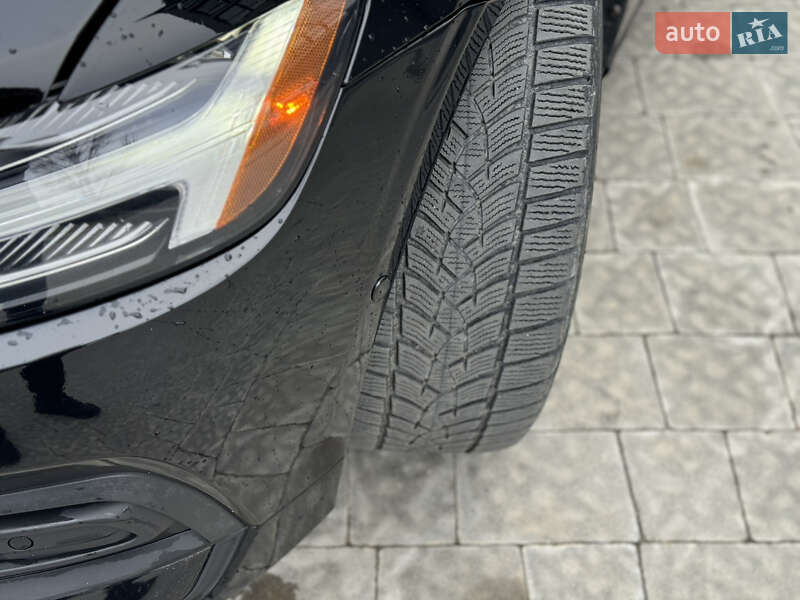 Седан Volvo S60 2019 в Новояворовске