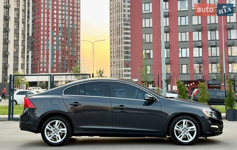 Седан Volvo S60 2014 в Киеве