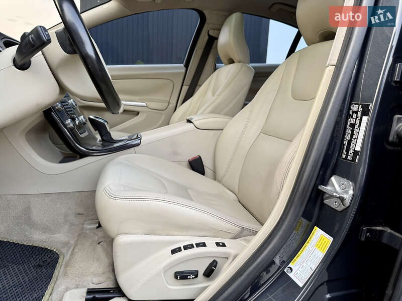 Седан Volvo S60 2014 в Киеве