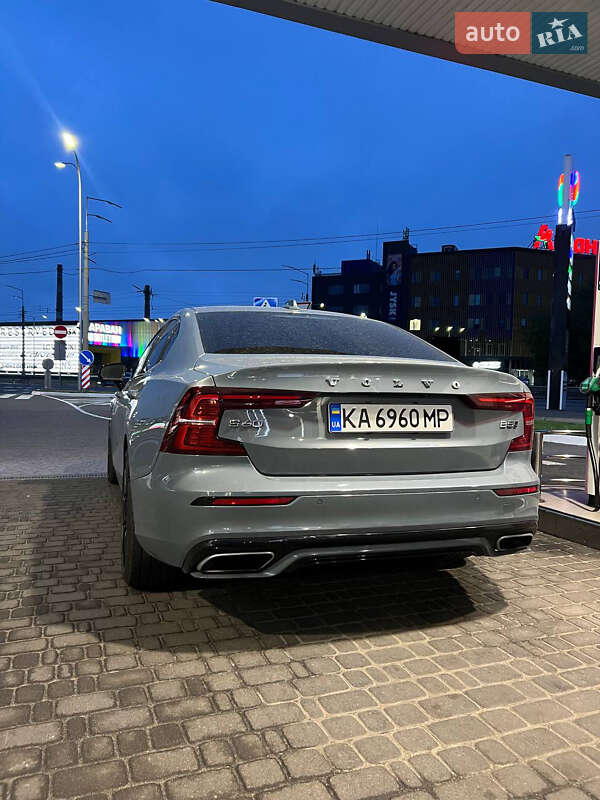 Седан Volvo S60 2021 в Киеве