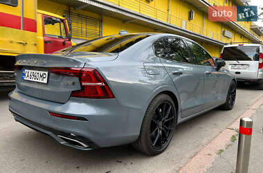 Седан Volvo S60 2021 в 