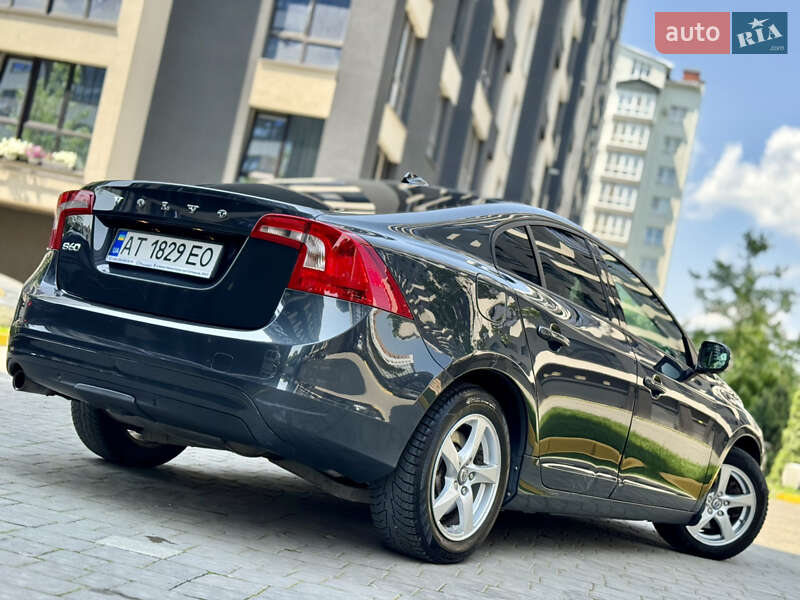 Седан Volvo S60 2014 в Ивано-Франковске