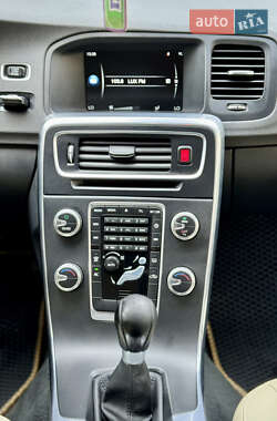 Седан Volvo S60 2014 в 