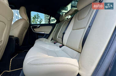 Седан Volvo S60 2014 в 
