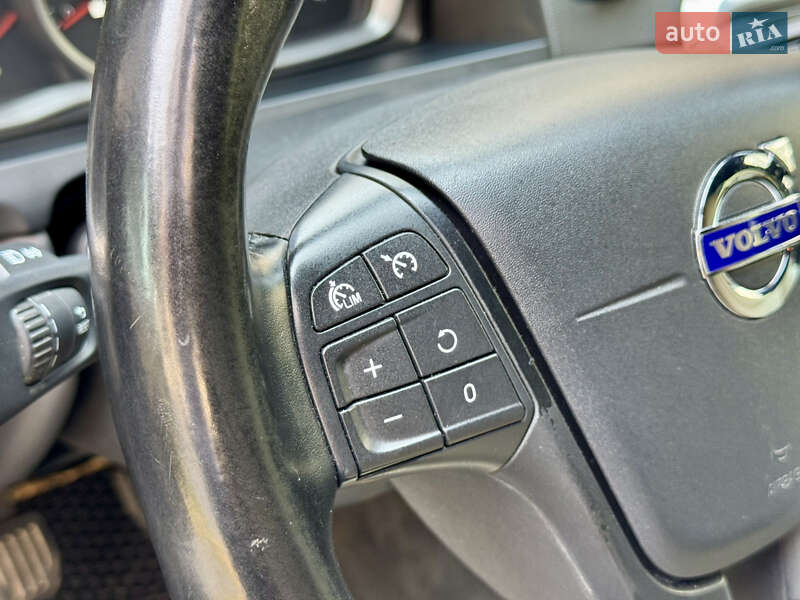 Седан Volvo S60 2014 в Ивано-Франковске