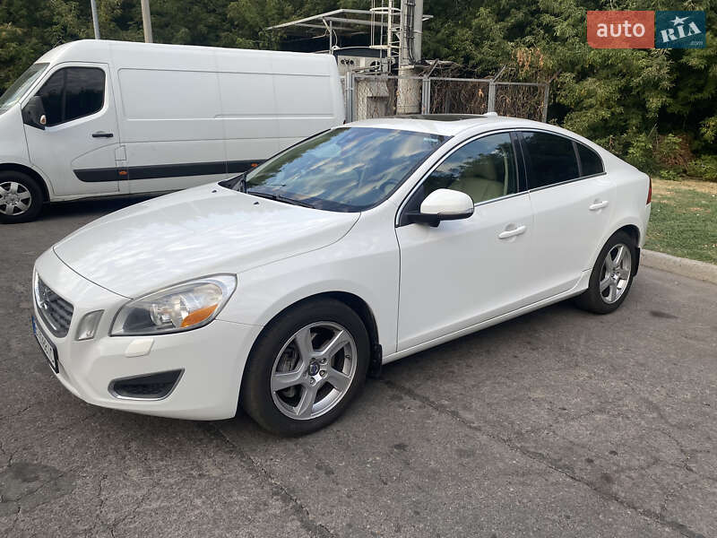 Седан Volvo S60 2012 в Полтаве