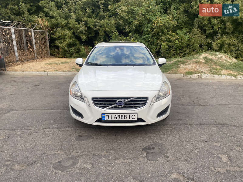 Седан Volvo S60 2012 в Полтаве