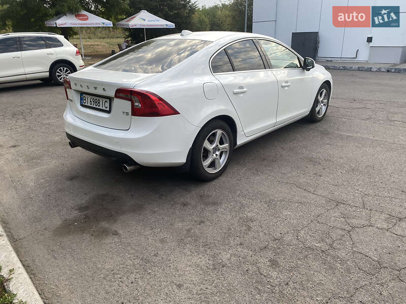 Седан Volvo S60 2012 в Полтаве