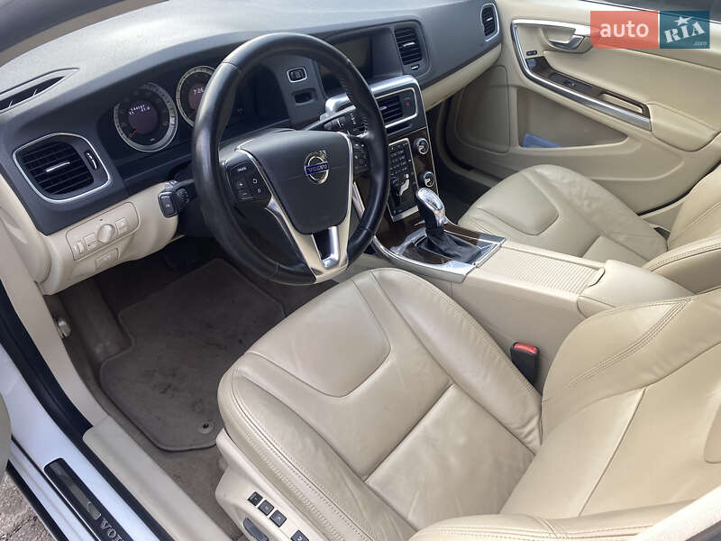 Седан Volvo S60 2012 в Полтаве