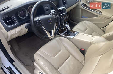 Седан Volvo S60 2012 в 