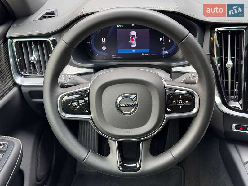 Седан Volvo S60 2023 в Киеве