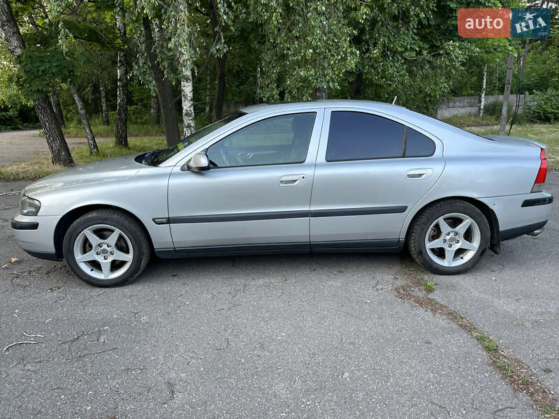 Седан Volvo S60 2002 в Переяславі