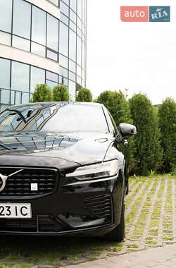 Седан Volvo S60 2019 в 