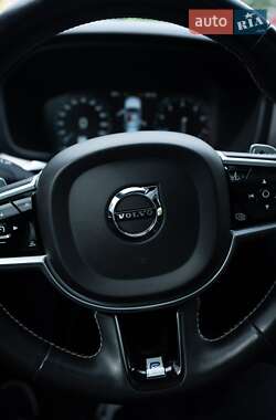 Седан Volvo S60 2019 в 