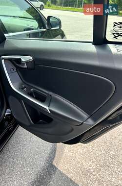 Седан Volvo S60 2014 в 