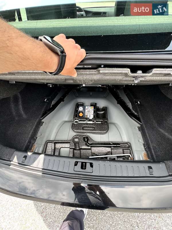 Седан Volvo S60 2014 в Львові