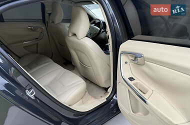 Седан Volvo S60 2015 в 