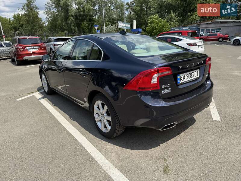 Седан Volvo S60 2015 в Києві