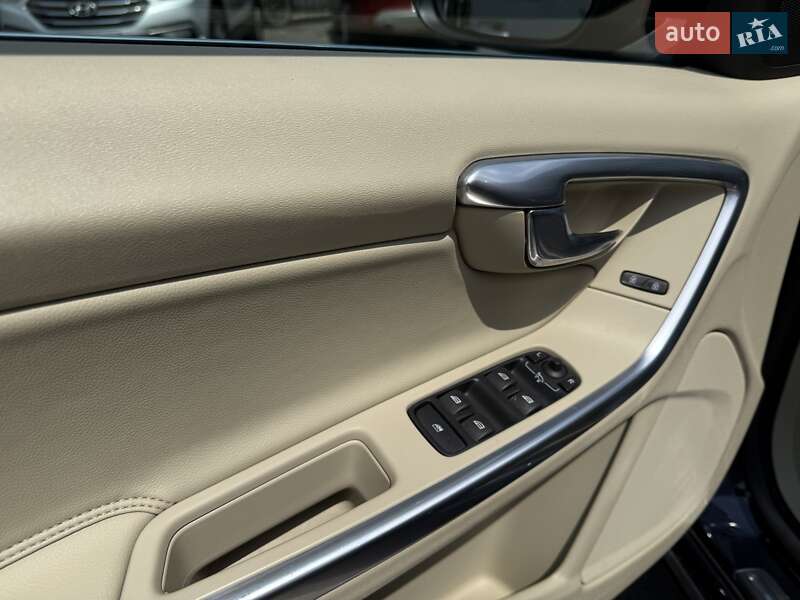 Седан Volvo S60 2015 в Києві