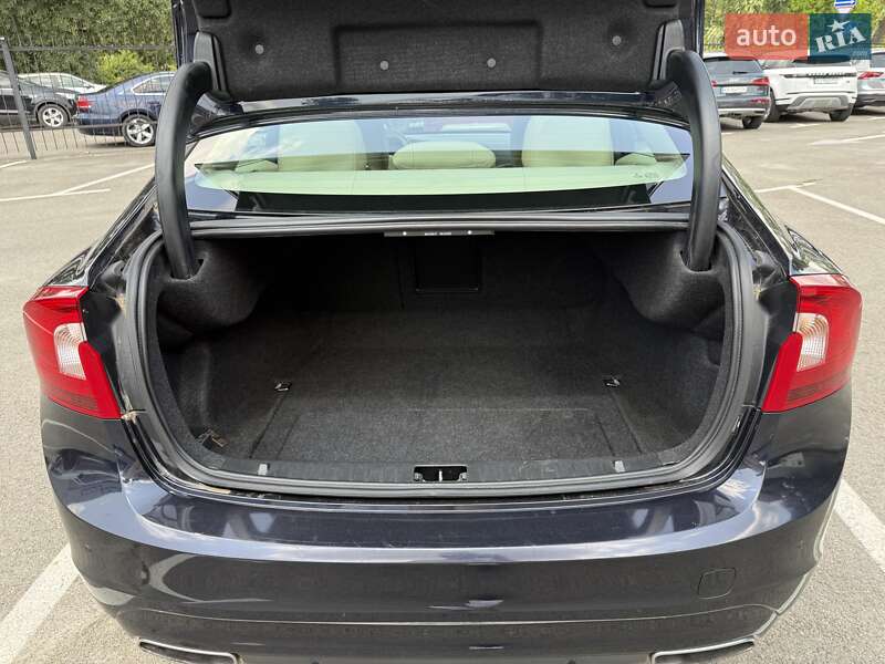 Седан Volvo S60 2015 в Києві