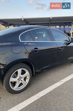 Седан Volvo S60 2012 в 