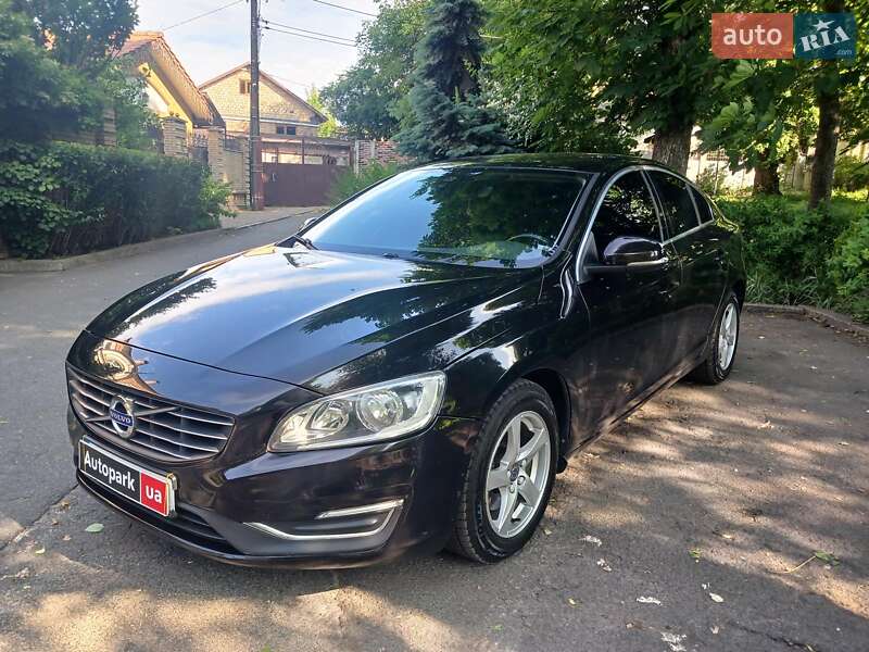 Седан Volvo S60 2015 в 