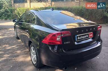 Седан Volvo S60 2015 в 