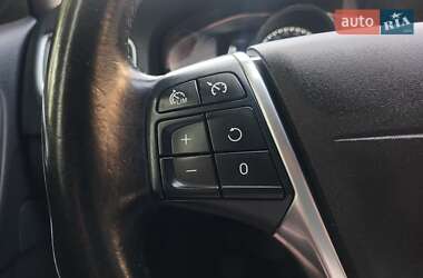 Седан Volvo S60 2015 в 