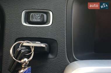 Седан Volvo S60 2015 в 