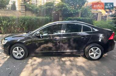 Седан Volvo S60 2015 в 
