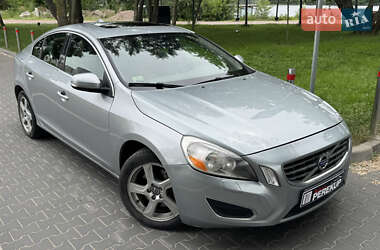 Седан Volvo S60 2012 в Києві