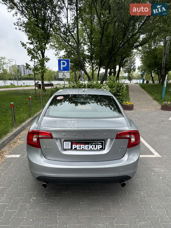 Седан Volvo S60 2012 в Киеве