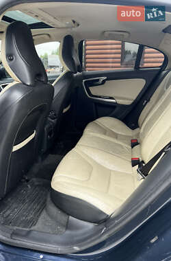 Седан Volvo S60 2011 в 