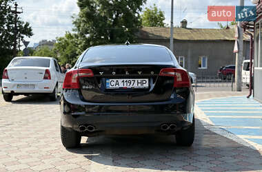 Седан Volvo S60 2012 в 