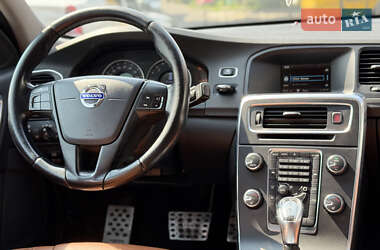 Седан Volvo S60 2012 в 