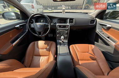 Седан Volvo S60 2012 в 