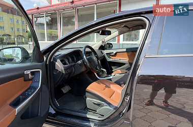 Седан Volvo S60 2012 в 