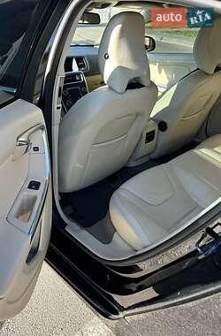 Седан Volvo S60 2012 в 