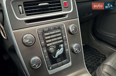 Седан Volvo S60 2013 в 